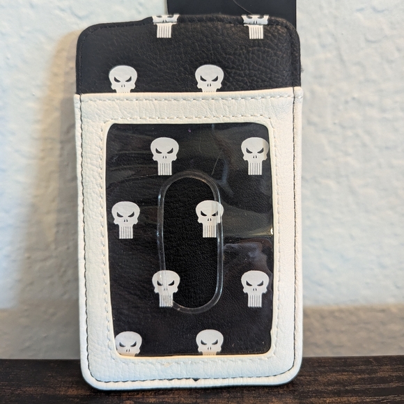 Loungefly Marvel Punisher Wallet - Picture 4 of 8